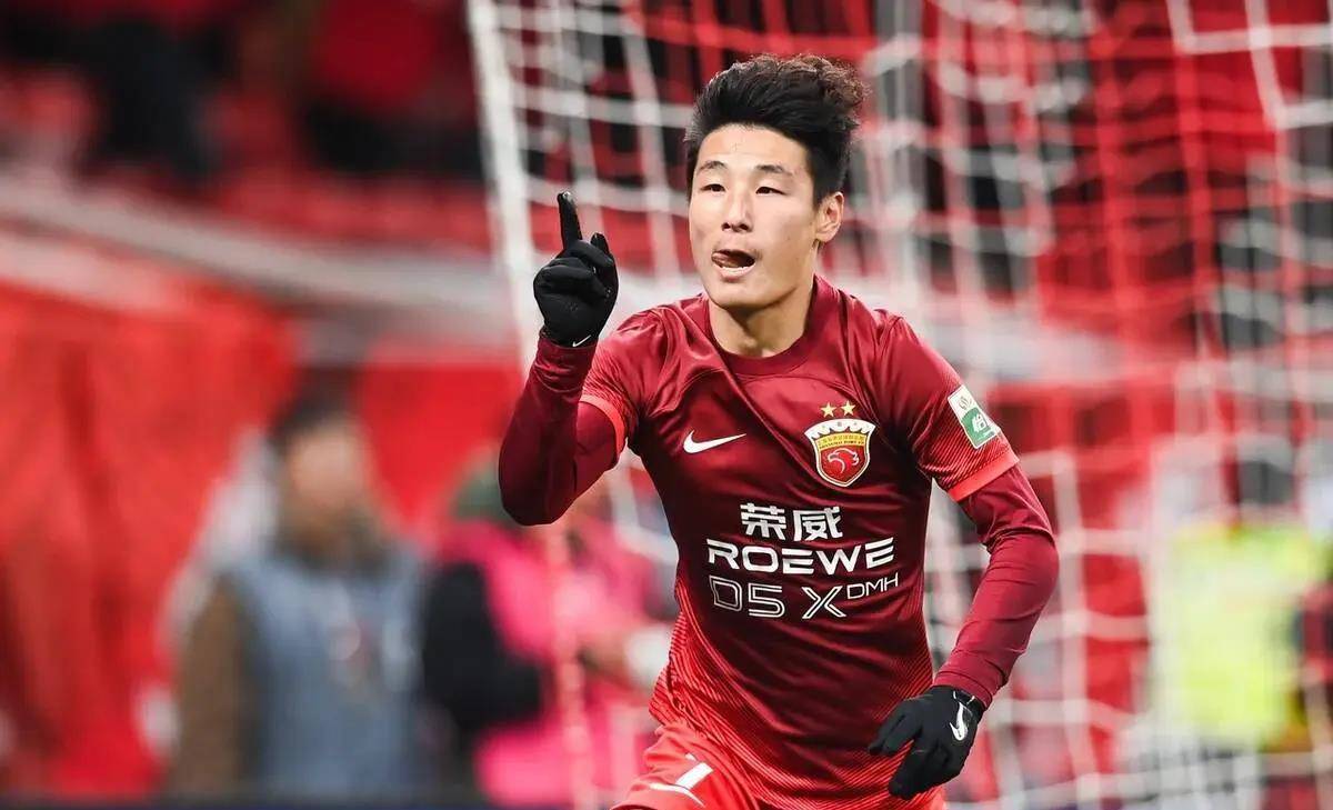 od体育登录入口-关于精彩足球赛事展现风采，球员拚搏争取荣誉的信息