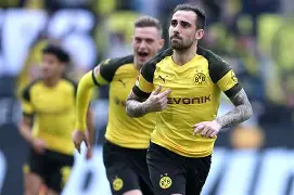 包含弗赖堡客场逆转胜出，士气大振的词条