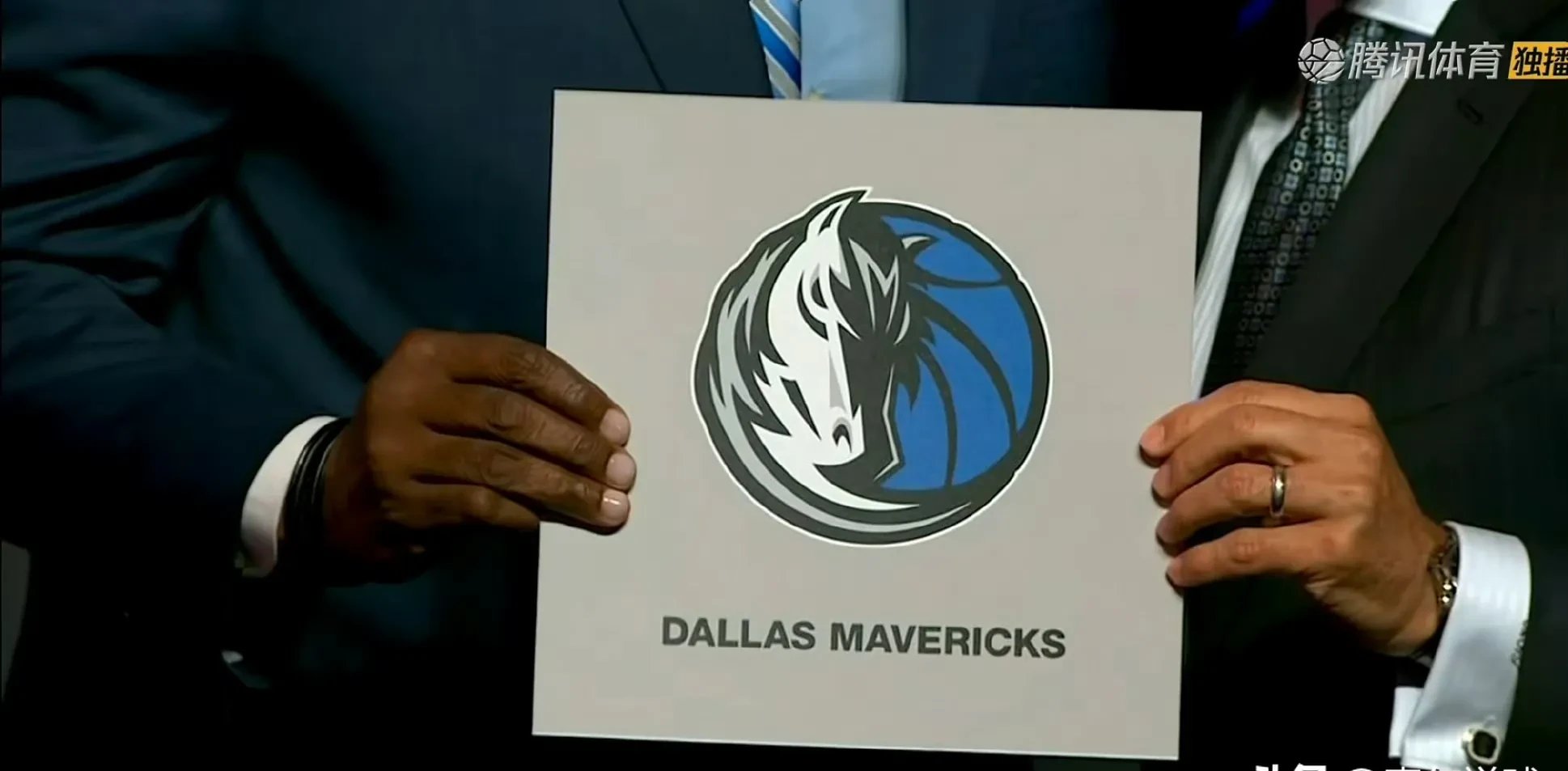 关于独行侠逆转太阳,连胜追赶前列的信息 关于独行侠逆转太阳,连胜追赶前列的信息